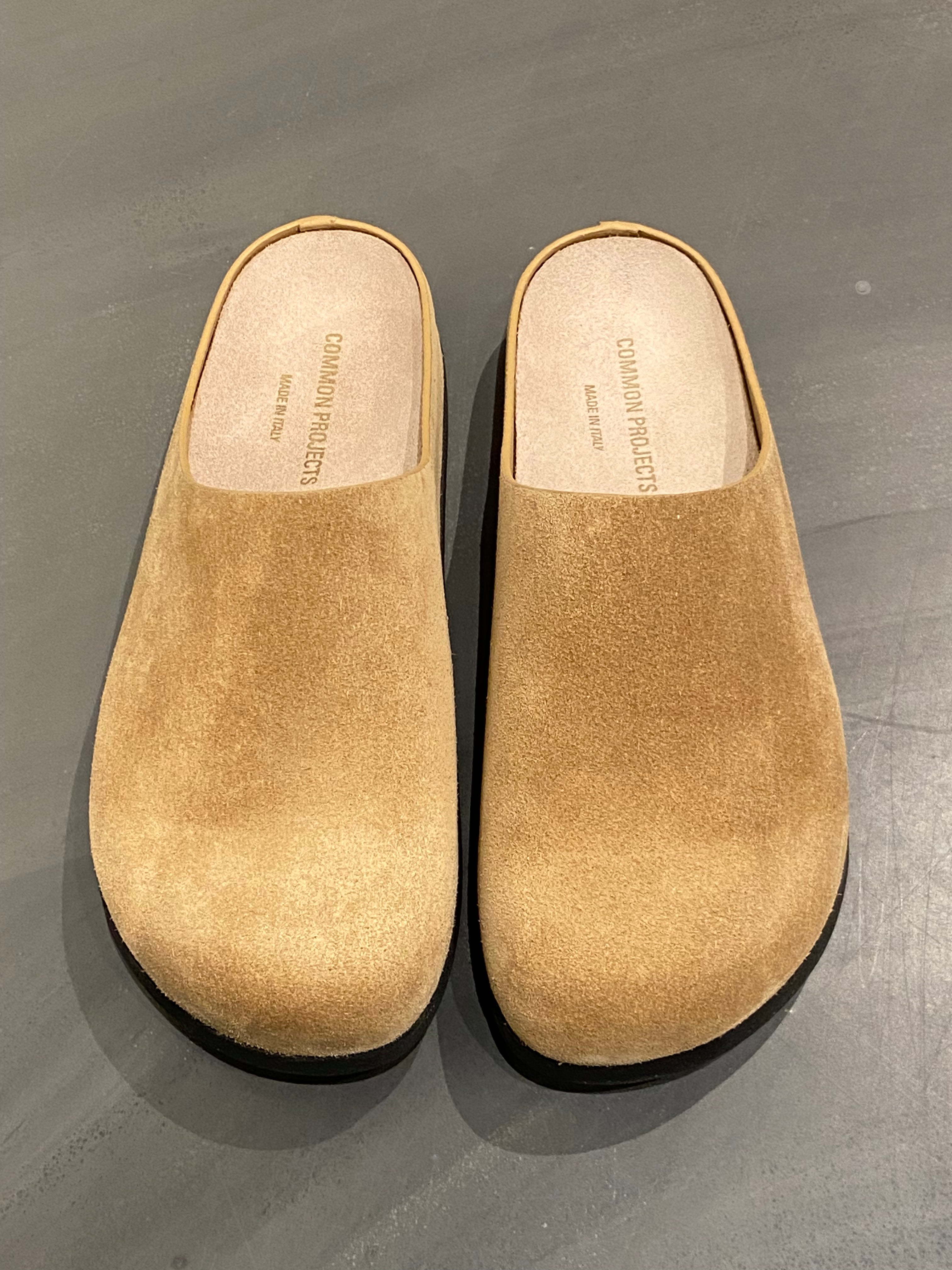 COMMON PROJECTS 2358 CLOG SUEDE TAN – Daniele Dentici Men