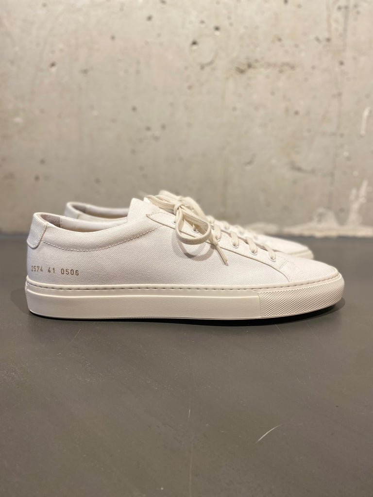 COMMON PROJECTS 2574 ACHILLES LOW CANVAS WHITE – Daniele Dentici Men